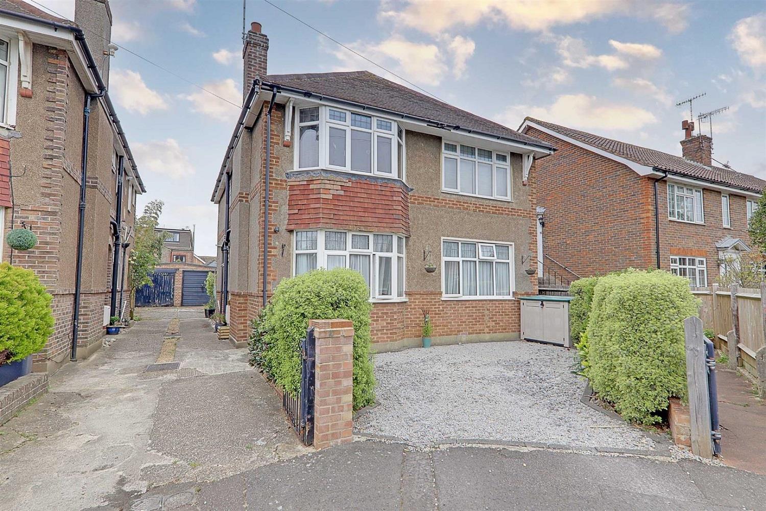 Flat - Conversion | Peverel Road, Worthing, BN14 | Let Agreed